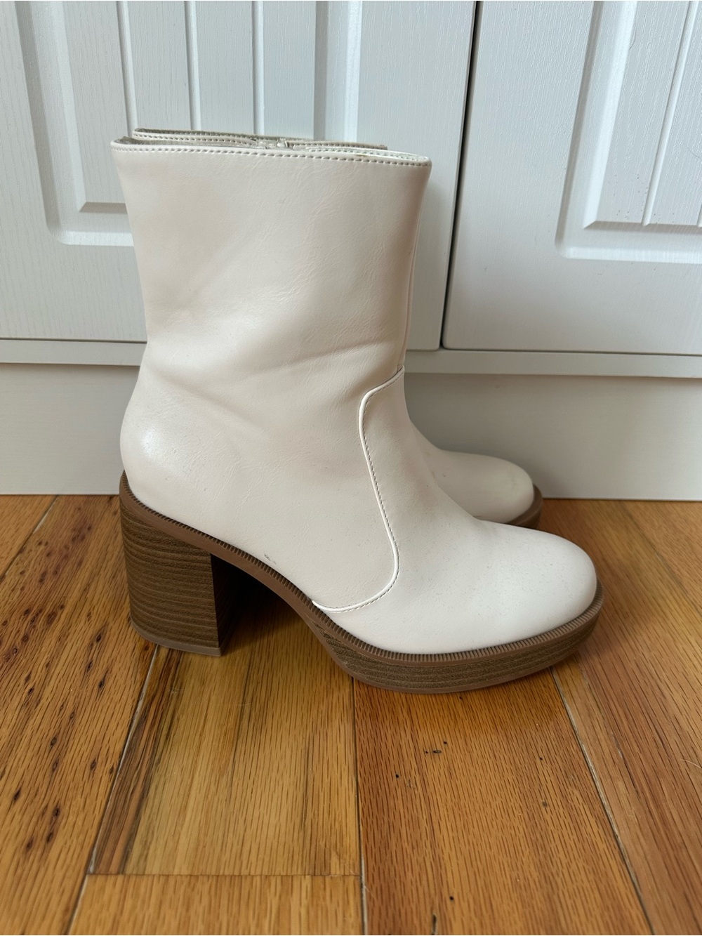 Universal Thread Cream Platform Block Heel Ankle Boots